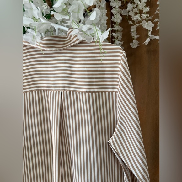 VINTGE Beautiful Button Down Blouse - Picture 6 of 6